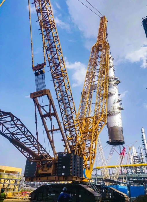 奔赴海外！徐工履帶起重機跨海助建大型石油煉化項目