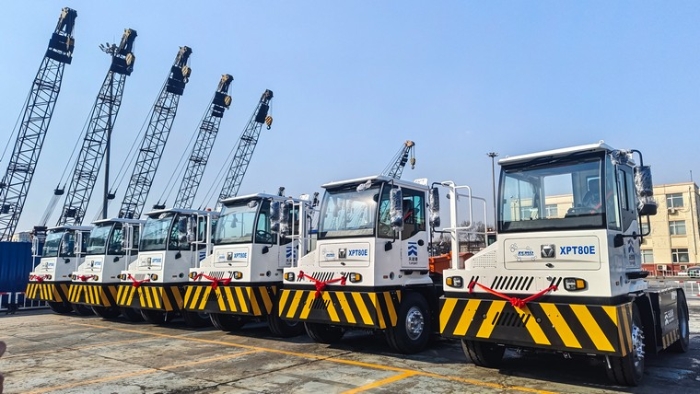 新車交付忙！徐工新能源重載牽引車以多維優(yōu)勢賦能大宗貨物智慧轉(zhuǎn)運
